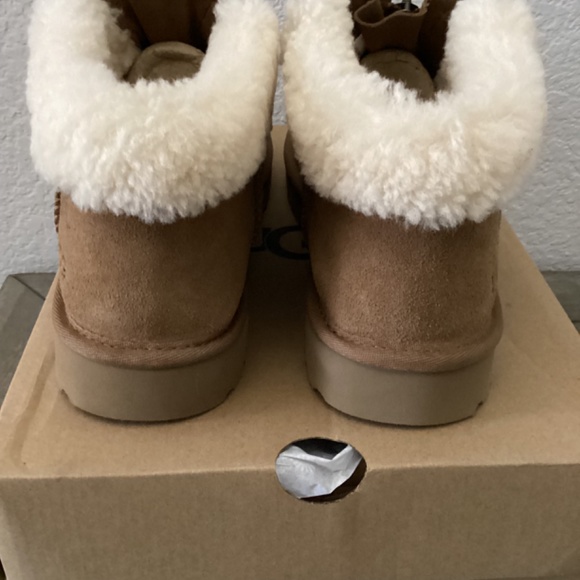 UGG® Women's Funkarra Zip Cuffed Cold-Weather Booties, size 9 - Picture 2 of 13